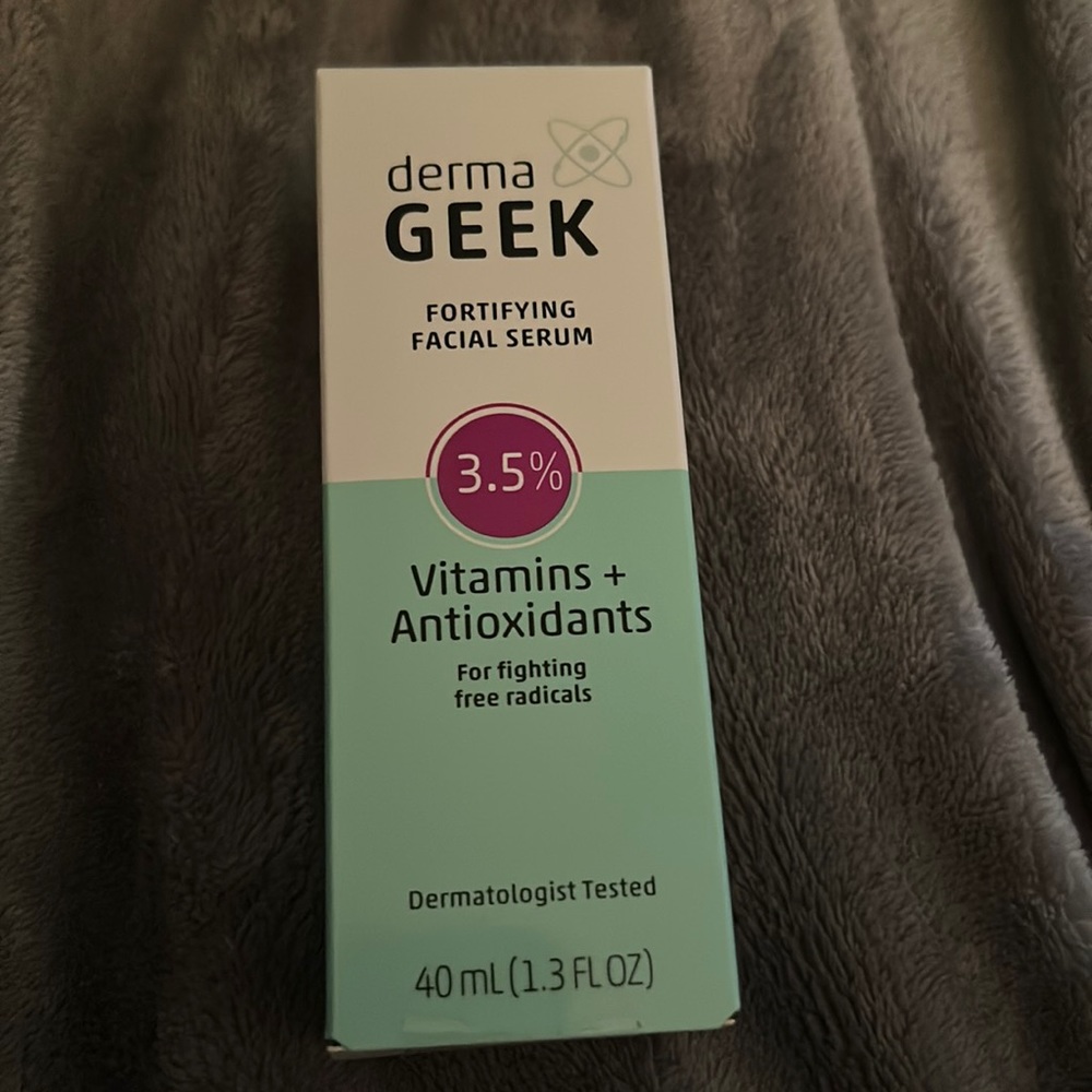 DERMA GEEK Fortifying Facial Serum 1.3 fl oz, New in box PRICE PER ITEM!